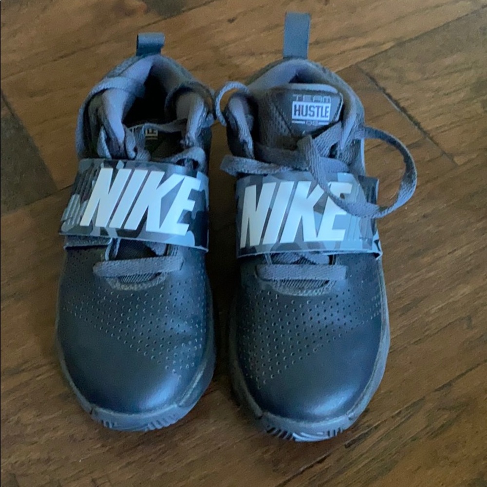 Size 3.5 youth Nike basketball shoes